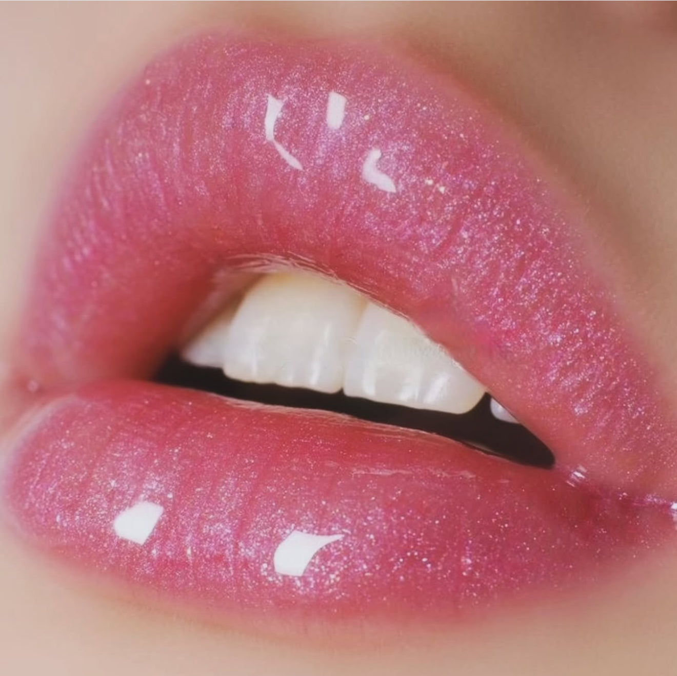 SEPHORA COLLECTION Outrageous Plump Hydrating Lip Gloss