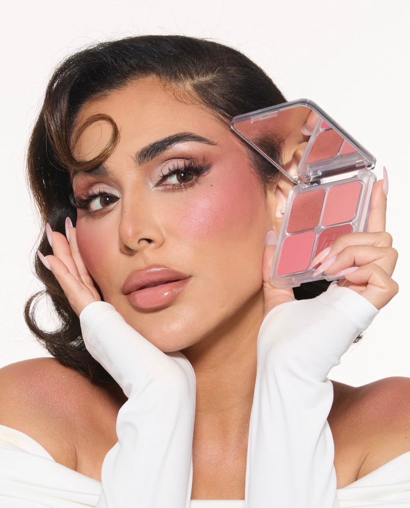 HUDA BEAUTY Blush Filter Blurring Blushlighters Palette